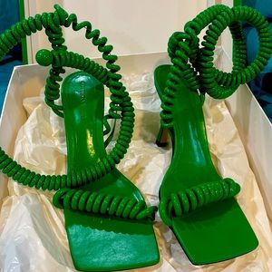 Bottega venta size 37 curl rubber Sandals